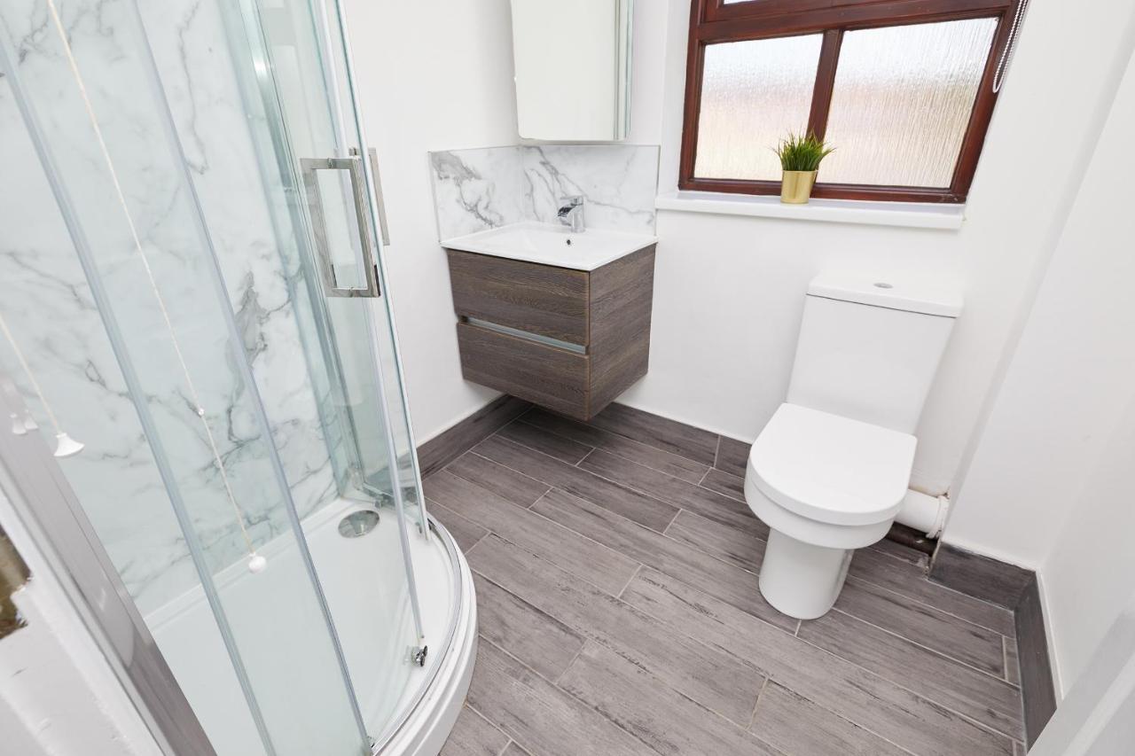 Modern 2 Bed House Near Queens Medical Centre نوتينغهام المظهر الخارجي الصورة